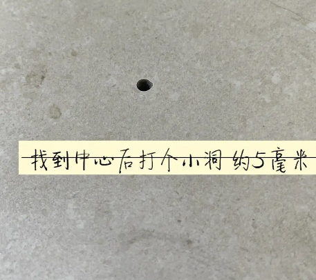托克托瓷砖空鼓维修公司专业解答在瓷砖铺贴过程中，如果砂料搅拌不均匀，将会带来以下问题