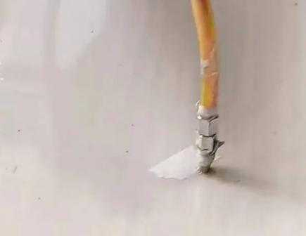 托克托瓷砖空鼓维修公司专业解答在瓷砖铺贴过程中，如果使用的砂料过粗（如全部使用了粗砂），可能会导致以下问题
